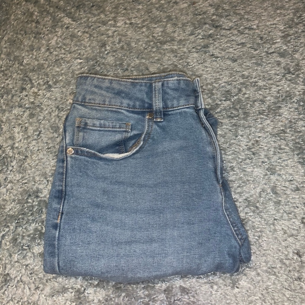 Mom jeans that fray at the bottom